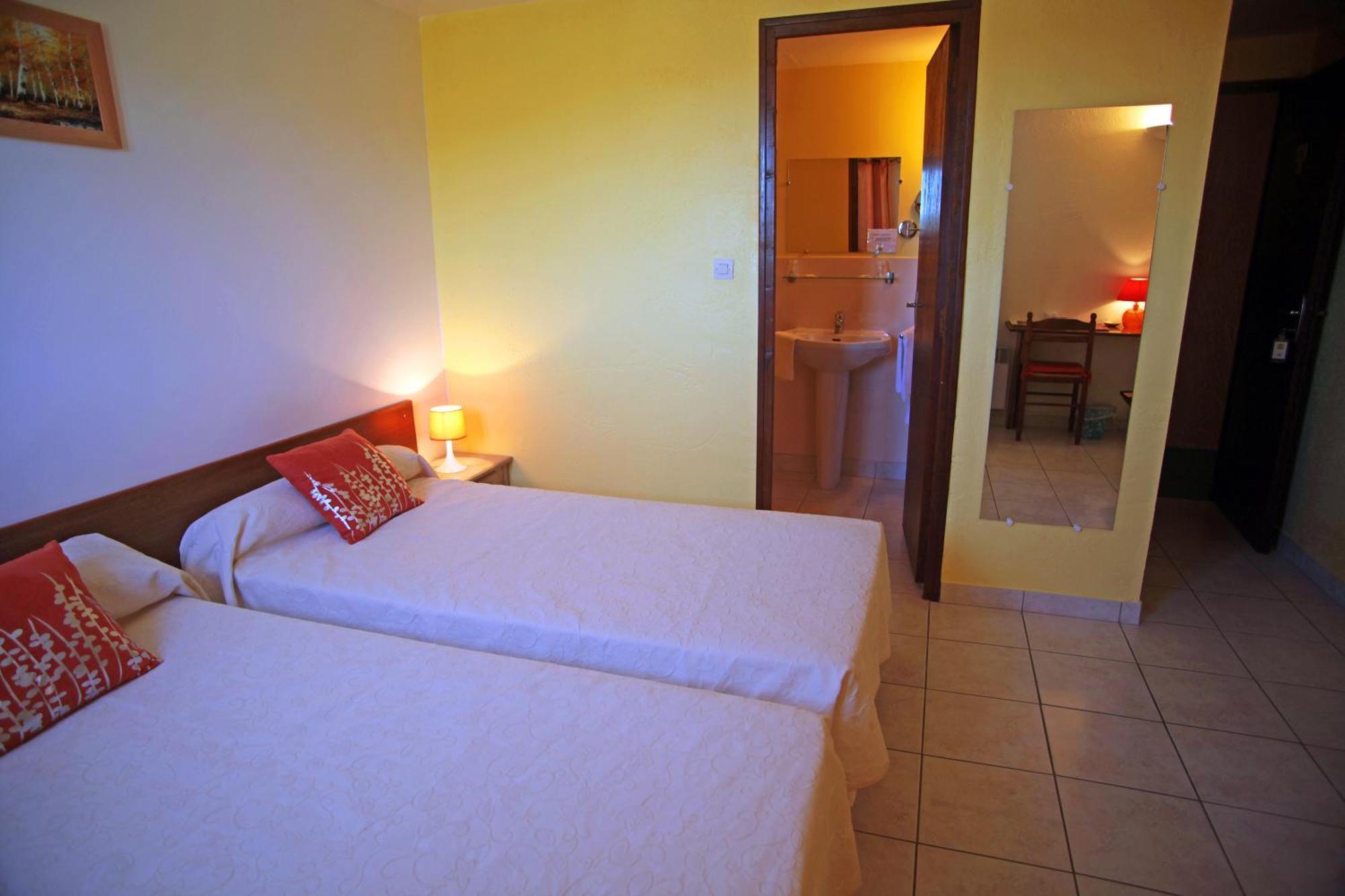 Logis Hotel Le Pressoir Saint-Chinian Ngoại thất bức ảnh